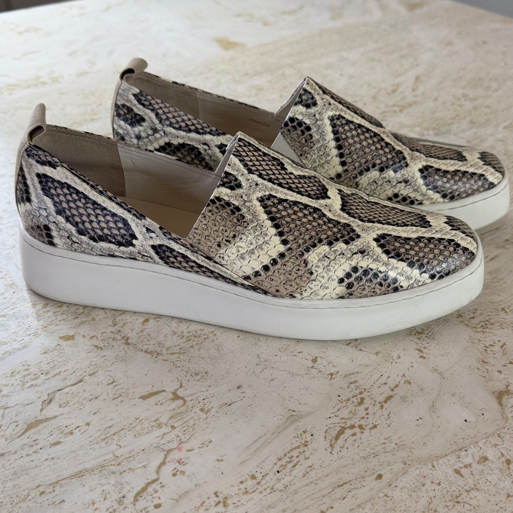 Vince Saxon 2 platform Women's Snake Print Slip-On Sneakers size 8